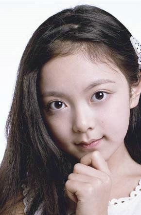 张多雅个人资料,才华横溢的年轻艺术家，多面发展的璀璨之星