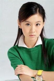 演员李小萌个人资料,从童星到实力派演员，她的演艺之路与成长历程